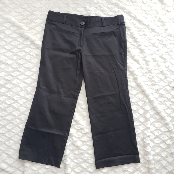 JW Petite Pants - Jw Petite Black Capri Pants